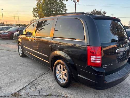 2010 Chrysler Town & Country Touring