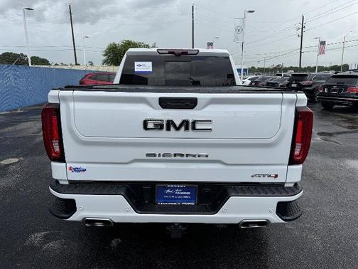 2022 GMC Sierra 1500 Limited AT4