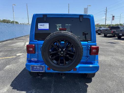 2023 Jeep Wrangler SAHARA