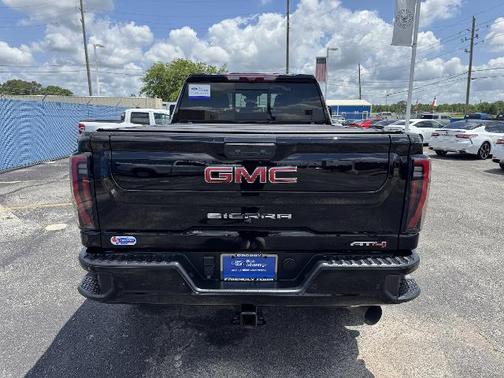 2024 GMC Sierra 1500 AT4