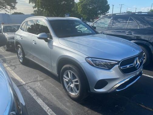 2025 Mercedes-Benz GLC 300