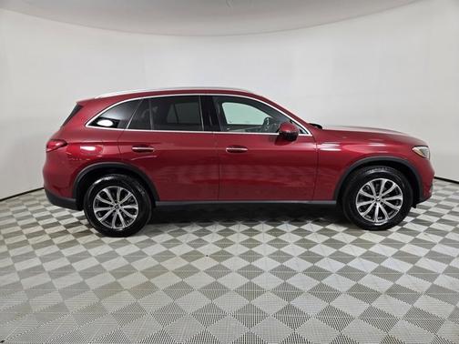 2025 Mercedes-Benz GLC 300 4MATIC