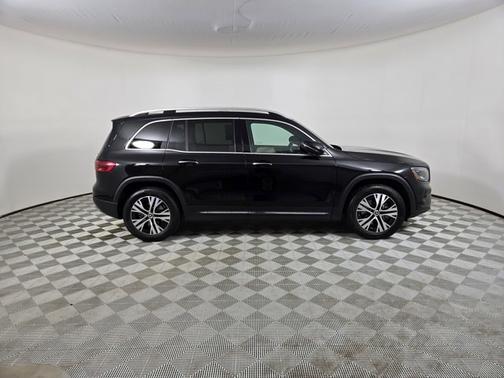 2025 Mercedes-Benz GLB 250 4MATIC