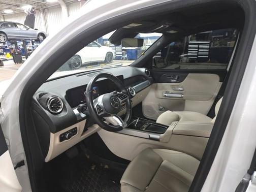 2024 Mercedes-Benz GLB 250 