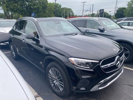 2025 Mercedes-Benz GLC 300