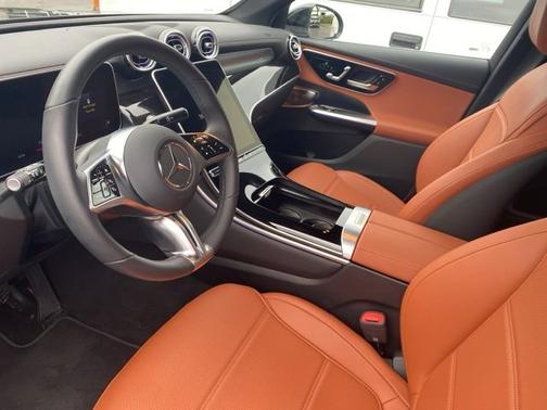 2025 Mercedes-Benz GLC 300