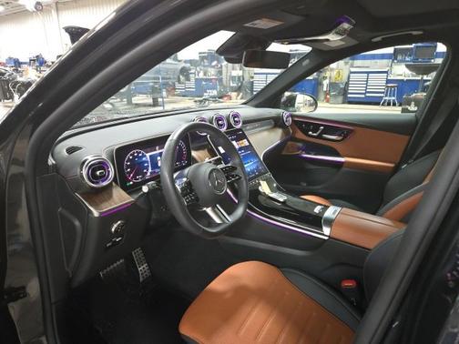 2025 Mercedes-Benz GLC 350e Base