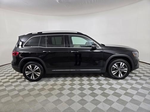 2025 Mercedes-Benz GLB 250 4MATIC