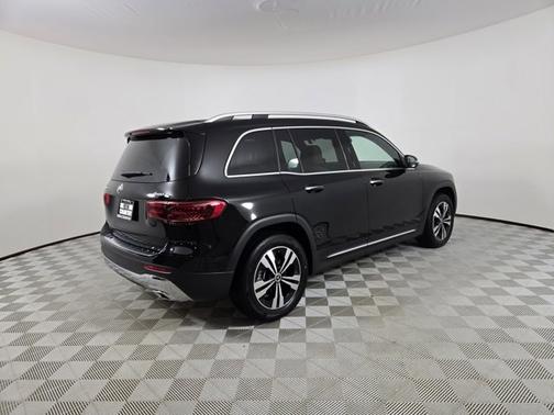 2025 Mercedes-Benz GLB 250 4MATIC