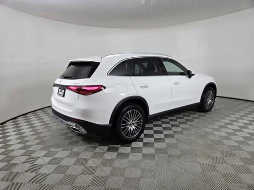2025 Mercedes-Benz GLC 300 4MATIC