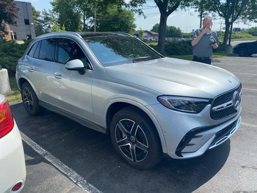2025 Mercedes-Benz GLC 300 4MATIC