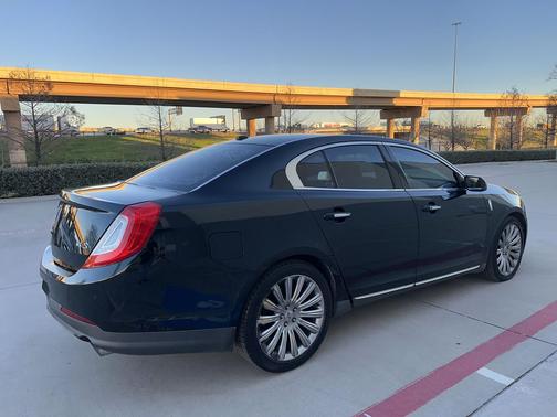 2014 Lincoln MKS Base