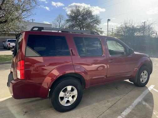 2005 Nissan Pathfinder XE