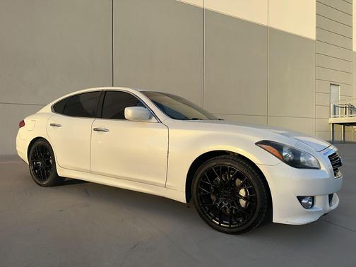 2011 INFINITI M37 Base