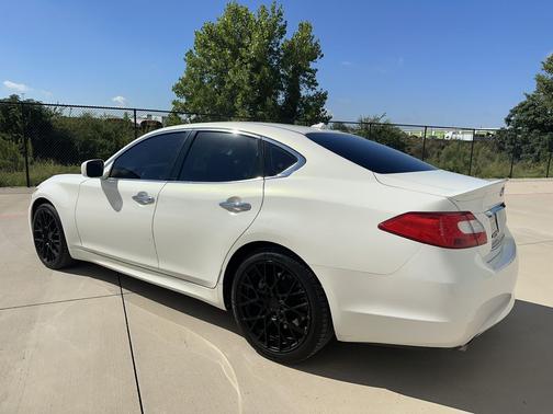 2011 INFINITI M37 Base
