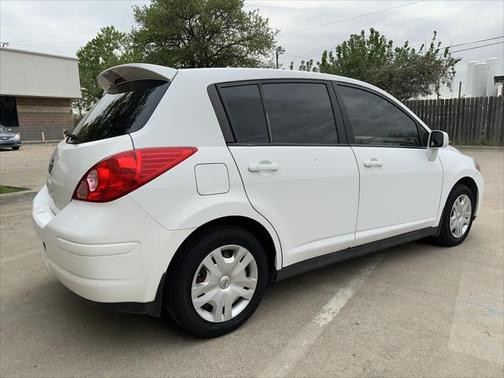 2011 Nissan Versa 1.8 S