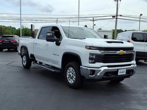 Summit White 2025 Chevrolet Silverado 2500 LT