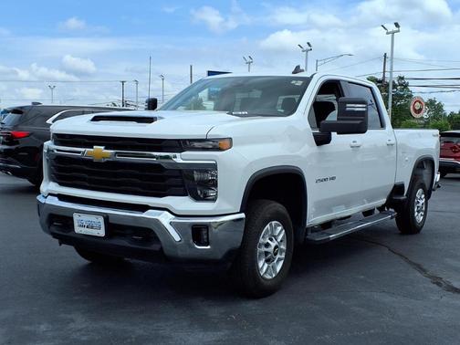 Summit White 2025 Chevrolet Silverado 2500 LT