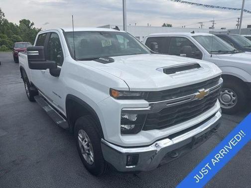 Summit White 2025 Chevrolet Silverado 2500 LT