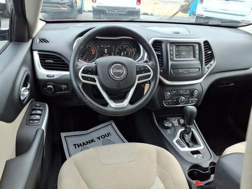 2017 Jeep Cherokee Sport