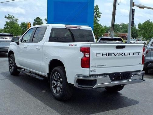 Summit White 2024 Chevrolet Silverado 1500 LT