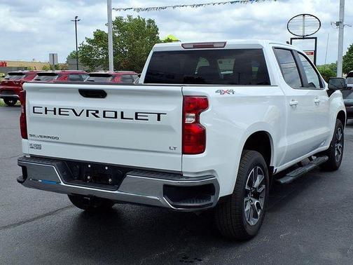 Summit White 2024 Chevrolet Silverado 1500 LT