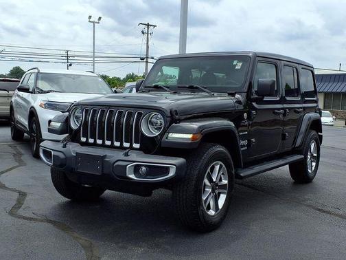 Black Clearcoat 2021 Jeep Wrangler Unlimited Sahara