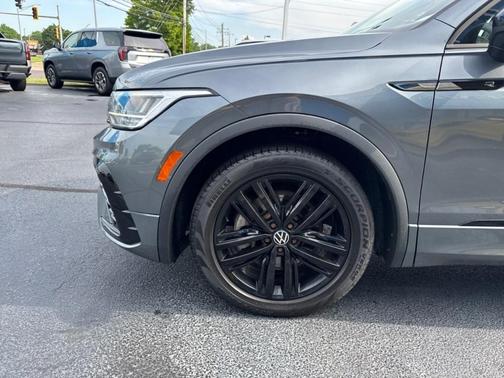 2022 Volkswagen Tiguan 2.0T SE R-Line Black