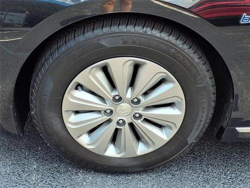 2016 Hyundai SONATA Hybrid SE