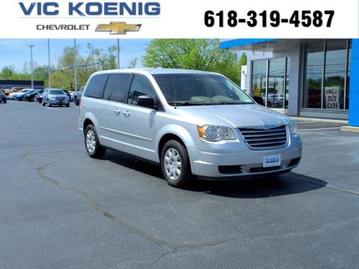 2010 Chrysler Town & Country LX