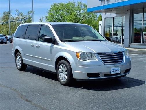 2010 Chrysler Town & Country LX