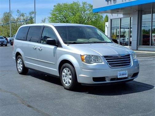 2010 Chrysler Town & Country LX