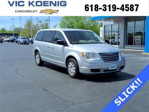 2010 Chrysler Town & Country LX