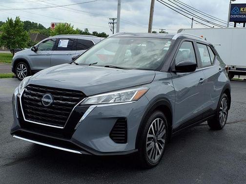 Boulder Gray Metallic 2024 Nissan Kicks SV