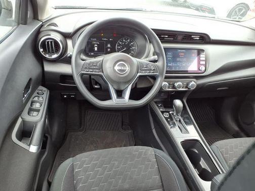Boulder Gray Metallic 2024 Nissan Kicks SV