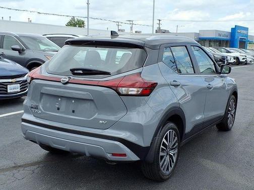 Boulder Gray Metallic 2024 Nissan Kicks SV
