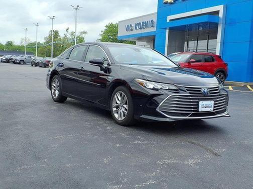 Midnight Black Metallic 2021 Toyota Avalon Hybrid XLE