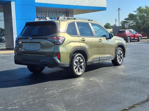 Autumn Green Metallic 2025 Subaru Forester Premium