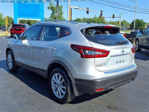 2022 Nissan Rogue Sport SV