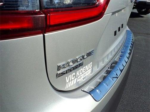 2022 Nissan Rogue Sport SV