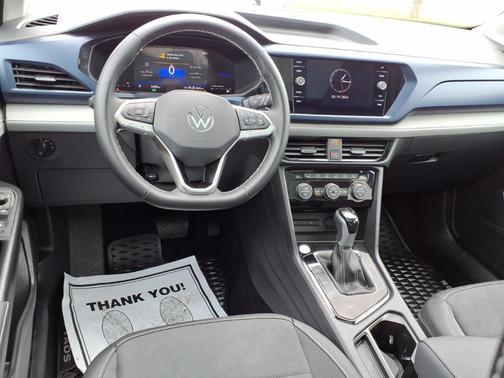 Pyrite Silver Metallic 2024 Volkswagen Taos 1.5T SE