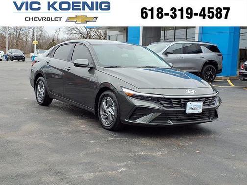 2024 Hyundai ELANTRA SE