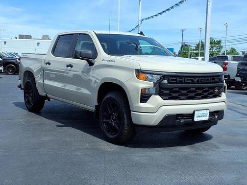 White Sand 2026 Chevrolet Silverado 1500 Custom