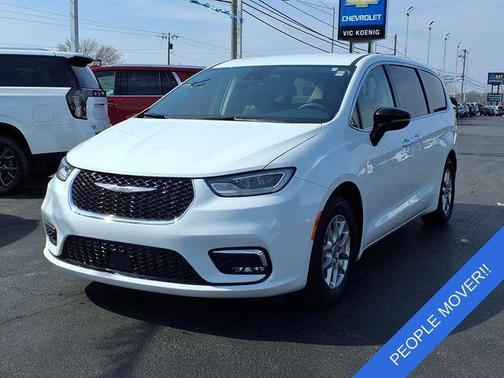 2024 Chrysler Pacifica Touring-L