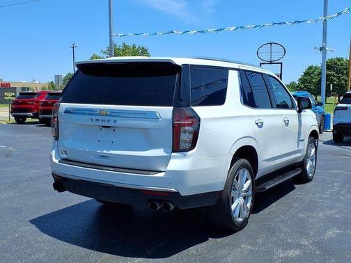 Iridescent Pearl Tricoat 2022 Chevrolet Tahoe High Country