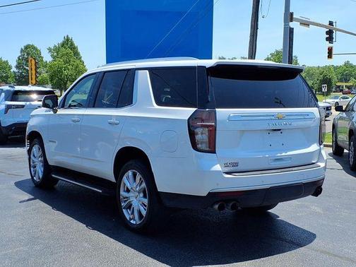 Iridescent Pearl Tricoat 2022 Chevrolet Tahoe High Country