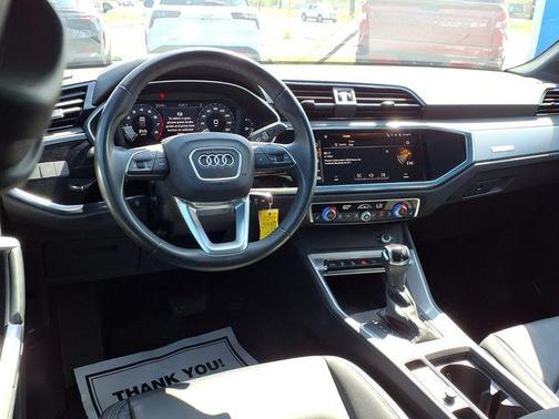 Ibis White 2023 Audi Q3 40 Premium