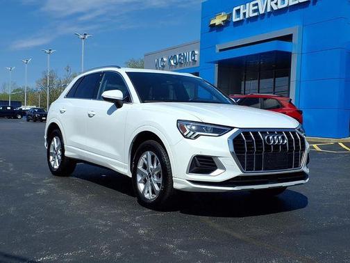 Ibis White 2023 Audi Q3 40 Premium