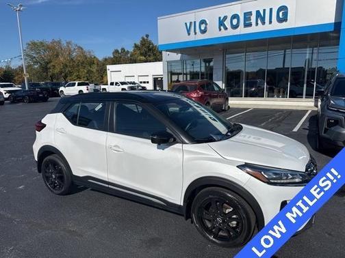 2023 Nissan Kicks SR