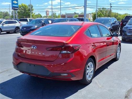 2019 Hyundai ELANTRA SE